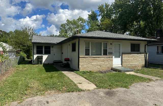 824 E Como Ave photos photos