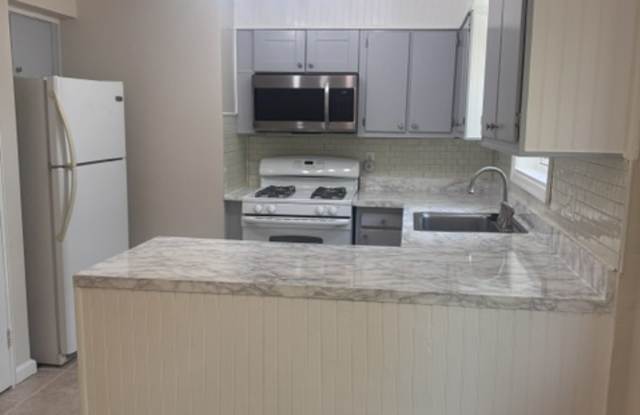 9420 Adelphi Road photos photos