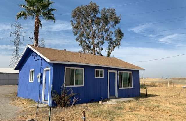Two Bedroom Country Cottage Available in Tracy! photos photos