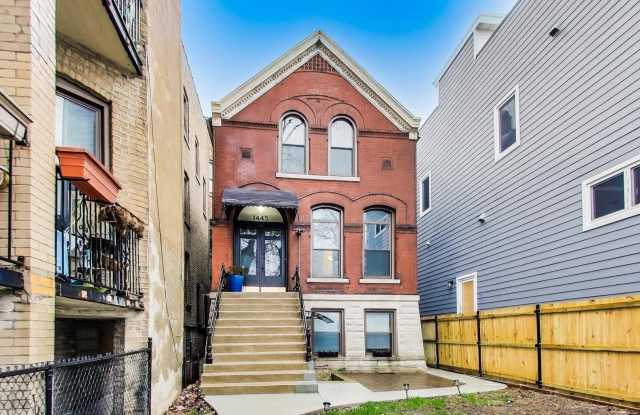 1445 N California Avenue photos photos