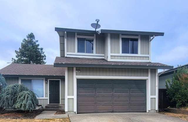 3 Bedroom 2.5 Bath Corner Lot - 1540 Gary Court, Rohnert Park, CA 94928