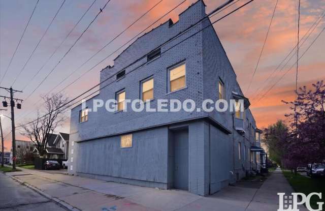 1734 Arlington Ave photos photos