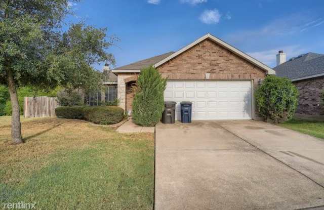 336 Silver Lake Trail - 336 Silver Lake Trail, Fort Worth, TX 76140