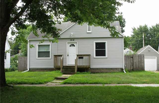 2 bedroom, 1 bath house photos photos