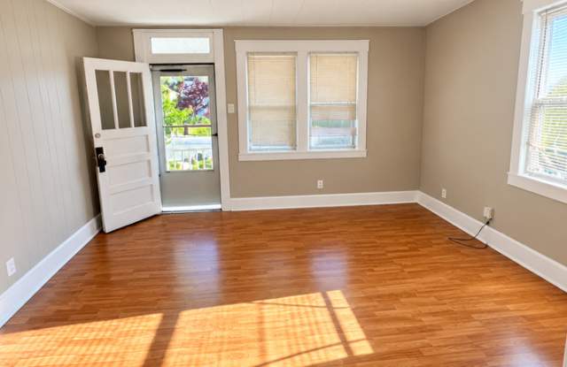 4738 Heidelberg Avenue Gallery 2