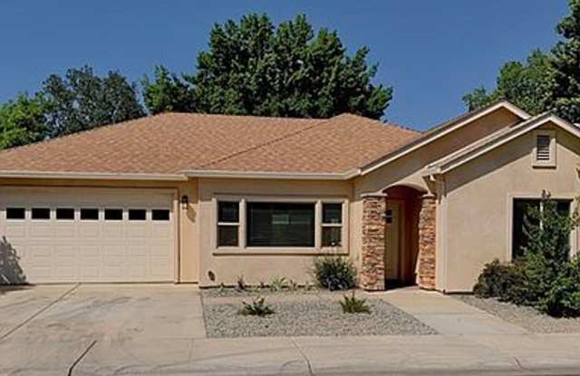 BEAUTIFUL 3 BEDROOM 2 BATH HOME! photos photos