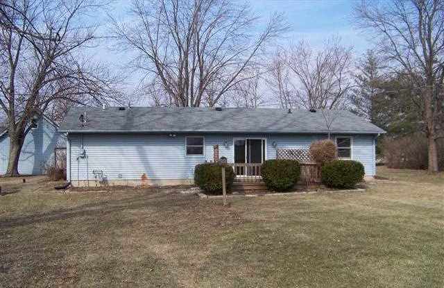 10909 Illinois Road Gallery 4