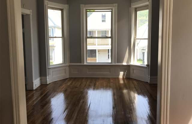 127 6th Avenue - 2 photos photos