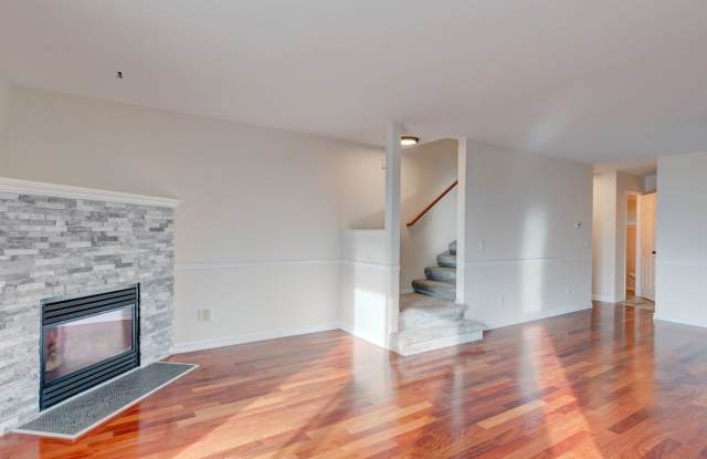 2 Bedroom, 2.5 Bath Condo in Madrona Heights - 30875 State Route 20, Oak Harbor, WA 98277