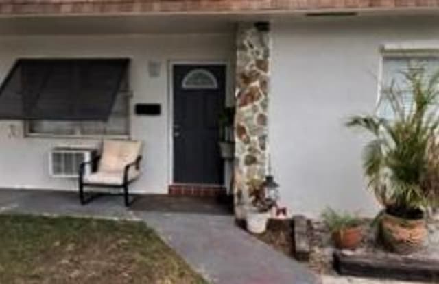 714 S Arnold Avenue - 714 South Arnold Avenue, Lantana, FL 33462