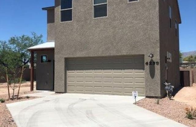 4239 E COLUMBUS PARK PLACE - 4239 North Columbus Boulevard, Tucson, AZ 85712