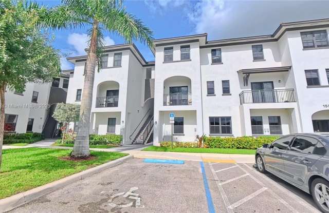 15500 SW 136th St photos photos
