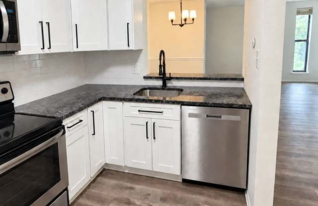 Renovated 2BR Condo in Maple Shade Gallery 3