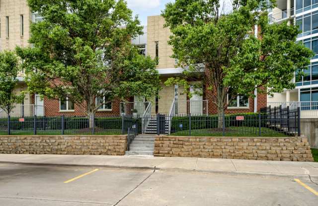 Prime Downtown 2-Bedroom Condo Steps from the Old Market!! photos photos