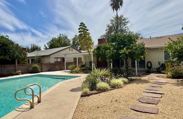 7928 Owensmouth Avenue photos photos