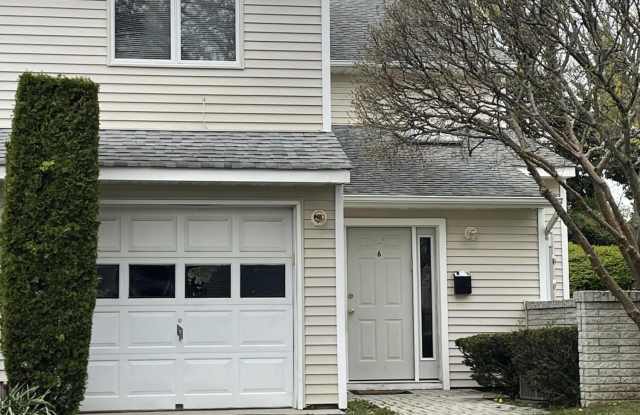 215 W Morgan Avenue unit: 6 photos photos