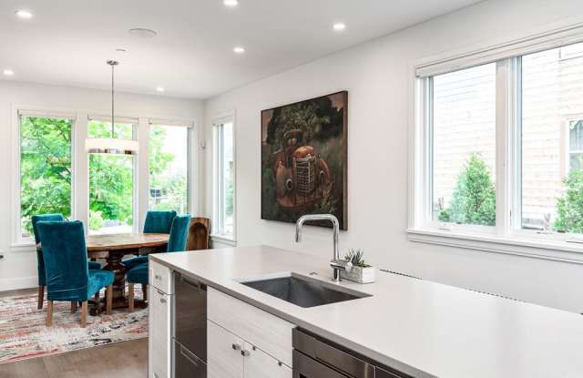 44 Forbes St Gallery 2