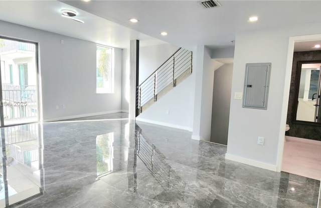 2146 Van Buren Street 403, Hollywood, FL 33020 Gallery 3