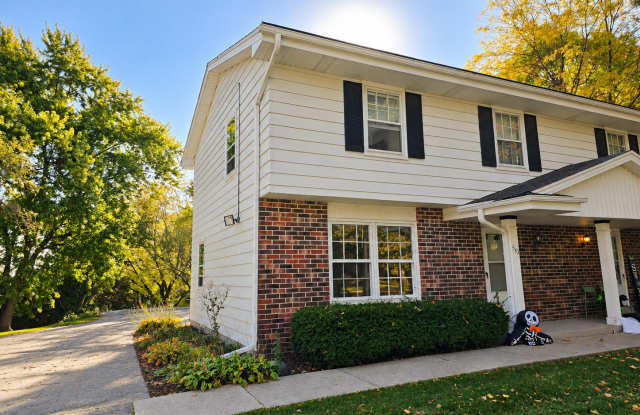 570 Meadow Ct Gallery 1