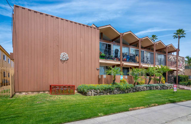 21001 Roscoe Apartments Gallery 2
