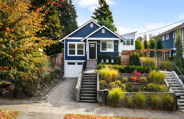 Beautifully Remodeled 2 Bedroom 1907 Home in Desirable Loyal Heights Gallery 1