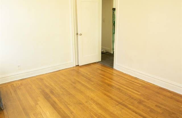 573 AVENUE E Gallery 4