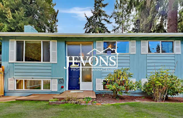 Charming home in a quiet, secluded neighborhood near Vasa Park Resort, with easy I-90 access and top-rated schools! - 16610 Southeast 24th Street, Bellevue, WA 98008