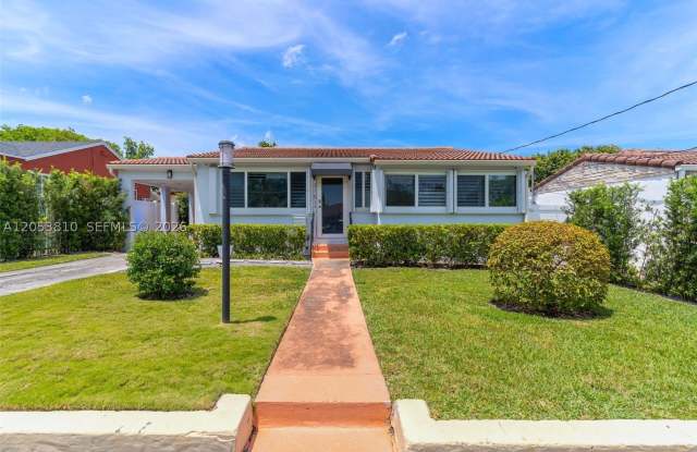 3151 NW Flagler Ter photos photos