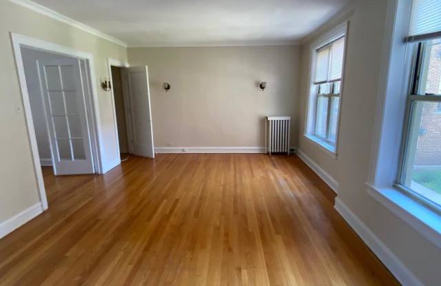 909 Elmwood photos photos