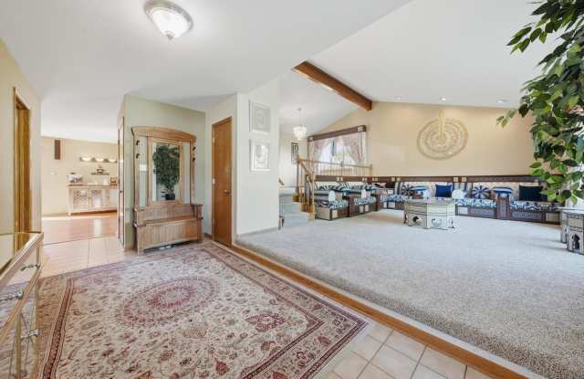 8524 Golfview Drive Gallery 3