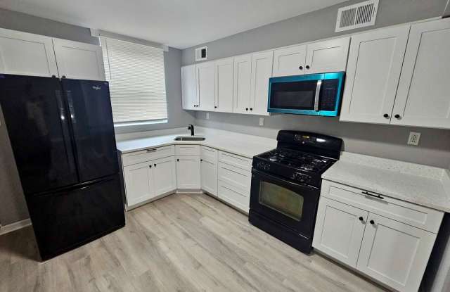 3 Bedroom Townhome in Pigtwon Gallery 1