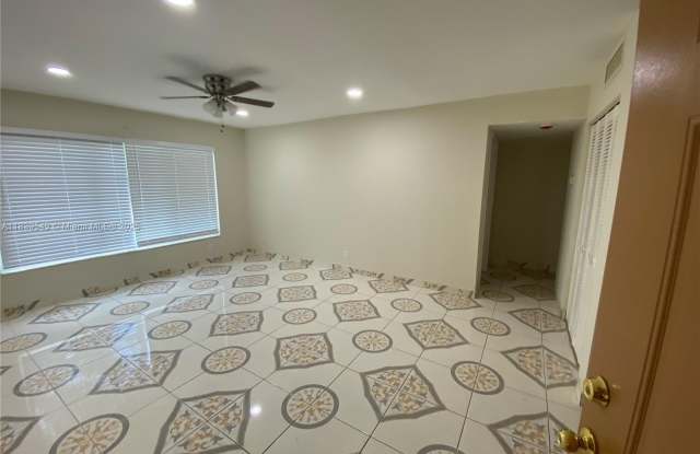 2607 NW 39th Ter photos photos