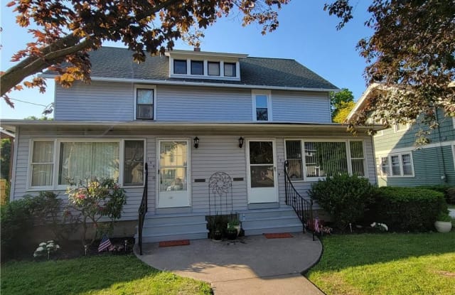 134-136 E MAIN Street - 134 East Main Street, North East, PA 16428