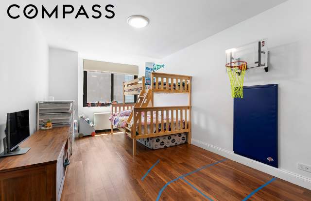 515 East 72nd Street Gallery 4