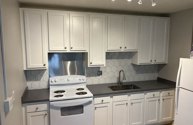 111 E 10th Street photos photos