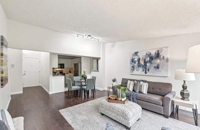 12567 35th Ave NE Apt 204 Gallery 2