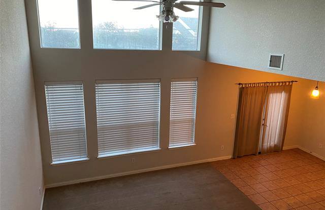 949 Englewood Lane Gallery 2