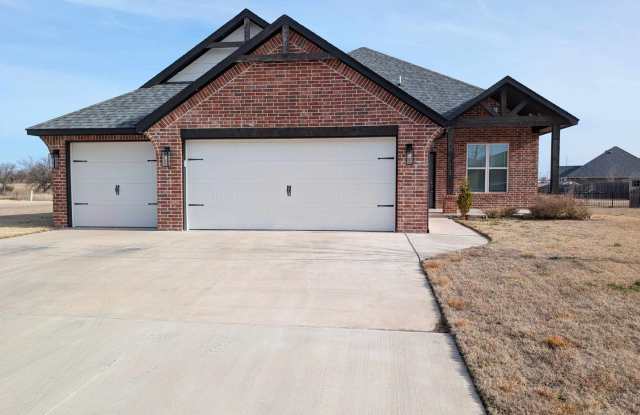 Immaculate 3-Car Garage Home in Moore Schools photos photos