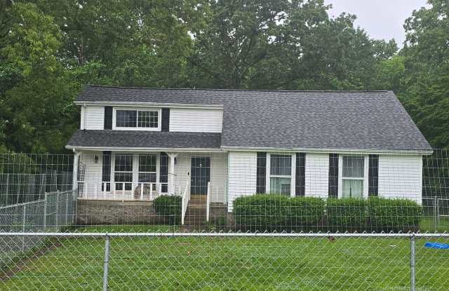 Country Charm Meets City Convenience – Your Perfect Rental Awaits! photos photos