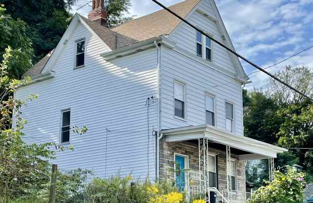 419 Grace St Gallery 1
