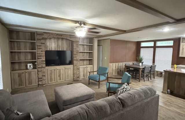 204 Wildflower Drive Gallery 2
