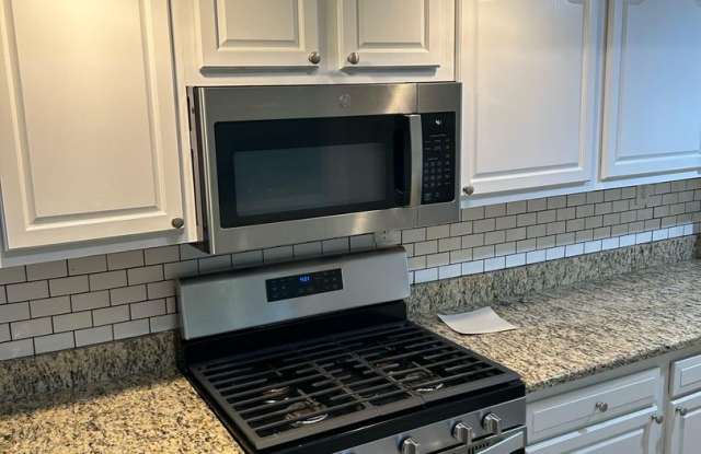 SECURE your spot TODAY and ENJOY $200 OFF the 1st 3 MONTHS of rent if signed lease by 11/12/24! SPACIOUS 3 BEDROOM, 1.5 BATH IN PITTSBURGH AVAILABLE NOW! Gallery 2