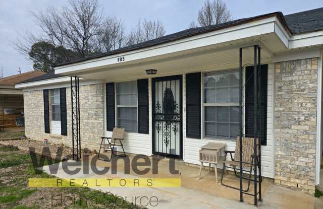 3 Bed 1 bath home with a fenced in yard in Paragould photos photos