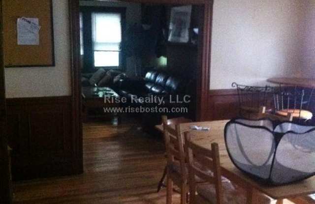 138 Lake St Gallery 3