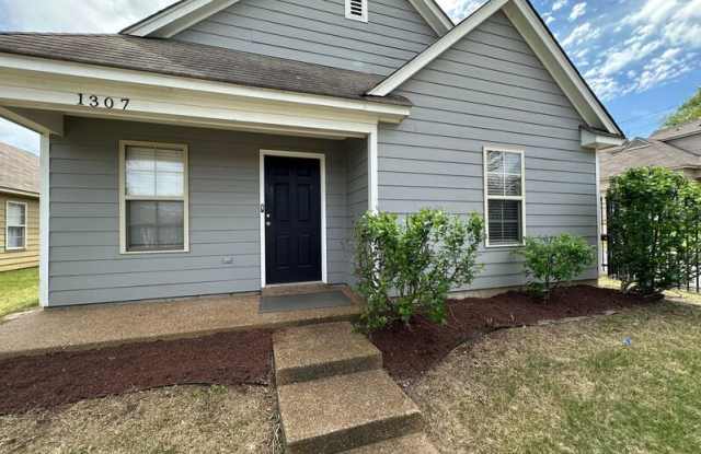 1307 Larkin Ave photos photos