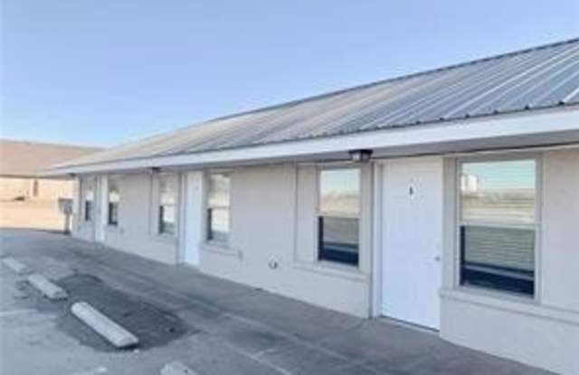 700 W Davis Avenue photos photos