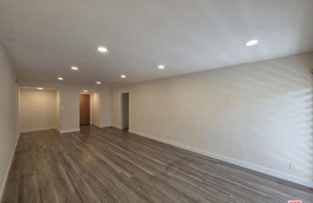 1760 South Bentley Avenue Gallery 4