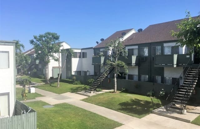 635 N Bristol St - 635 N Bristol St, Santa Ana, CA 92703
