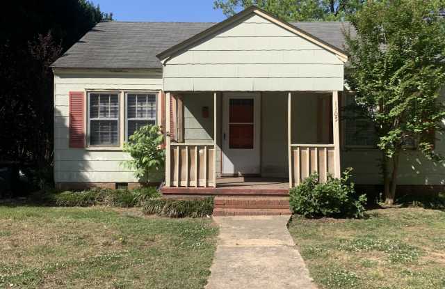 1105 N Charlotte Avenue photos photos