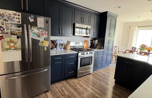 906 Thornwood Drive - 906 Thornwood Drive, St. Charles, IL 60174